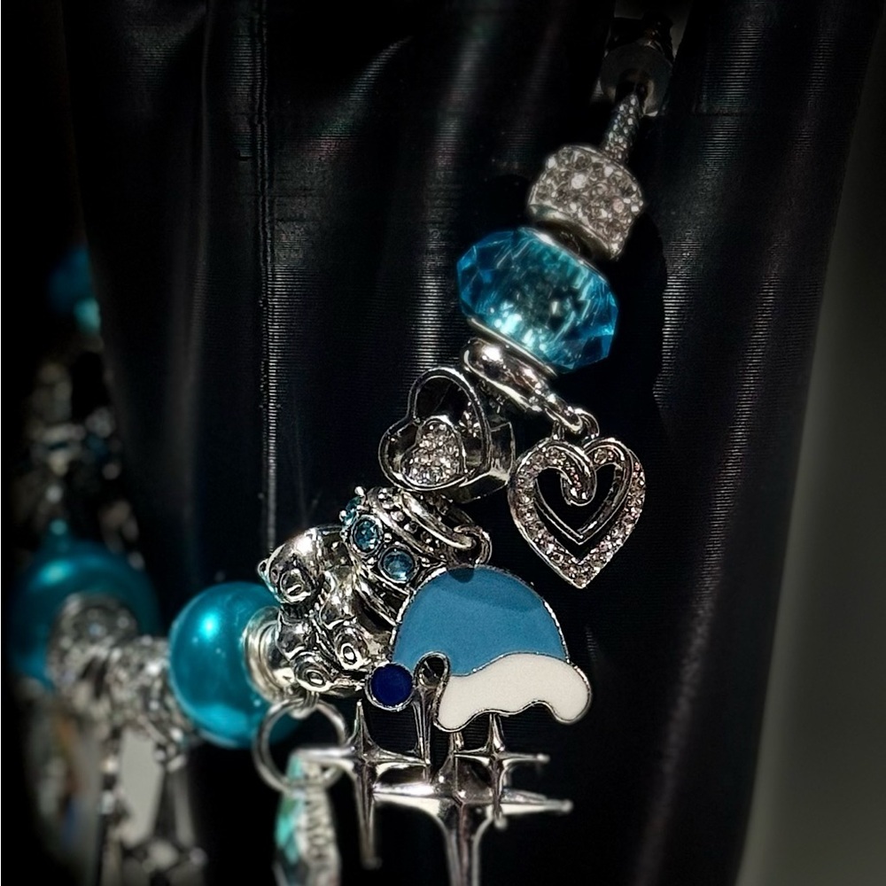 Elegant Silver and Blue Charm Bracelet - Picture 4 of 5